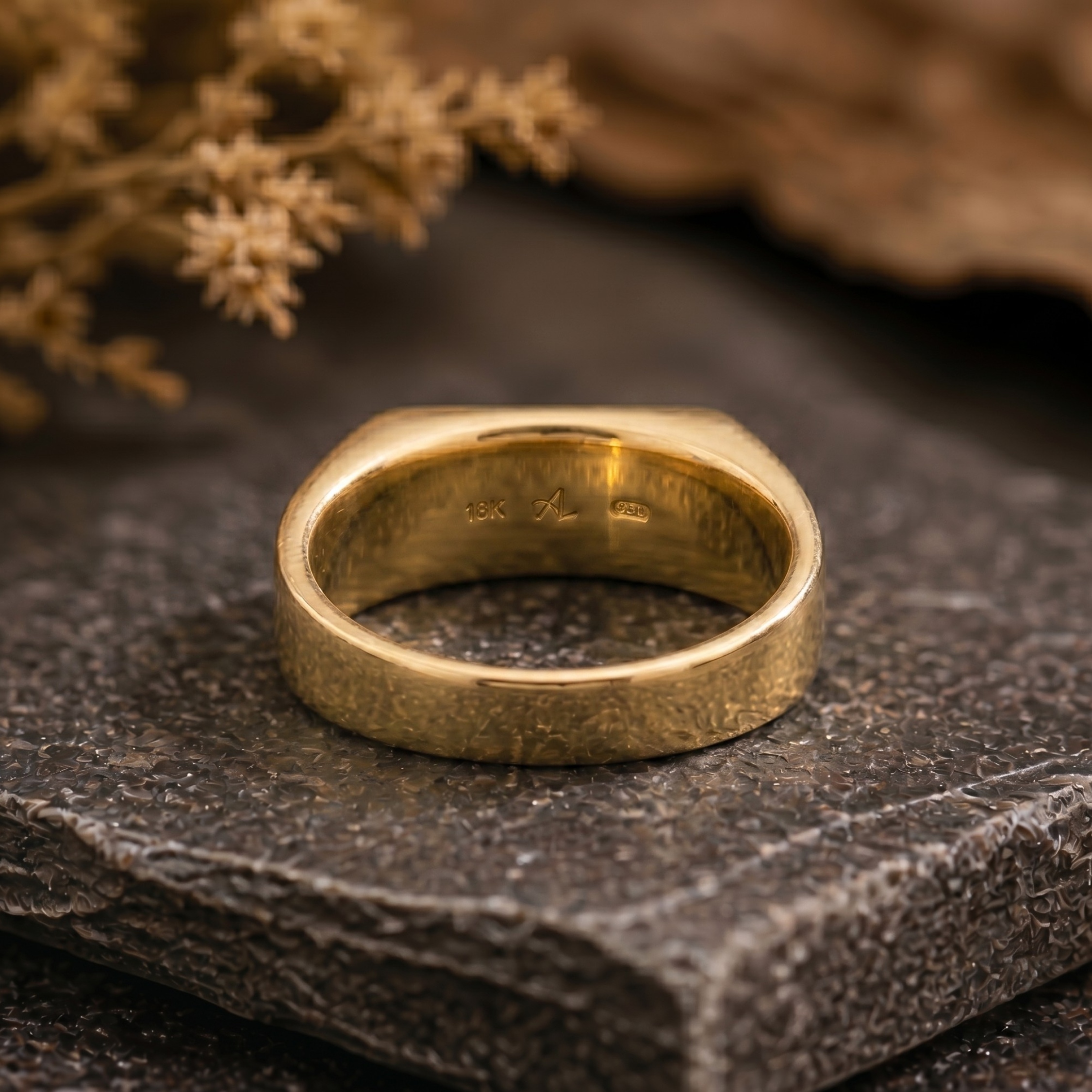 Vintage Baguette Cut Black Onyx Ring/Yellow Gold Minimalist Bar Ring/Signet Black Gemstone Ring/Everyday Ring/Antique Wedding Gift For Wife
