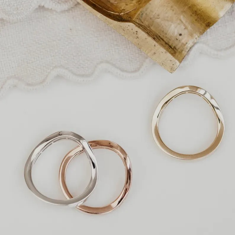 Gold Chevron Baguette Diamond Wedding Band, V Shaped Stacking Ring, Unique Curved Ring, Minimalist Anniversary Band, Dainty Bridal Jewelry