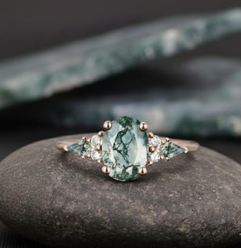 Moss Agate Engagement Ring Oval Vintage Solid Gold Ring Unique Cluster Kite Cut Green Agate Moissanite Wedding Ring Bridal Ring Anniversary