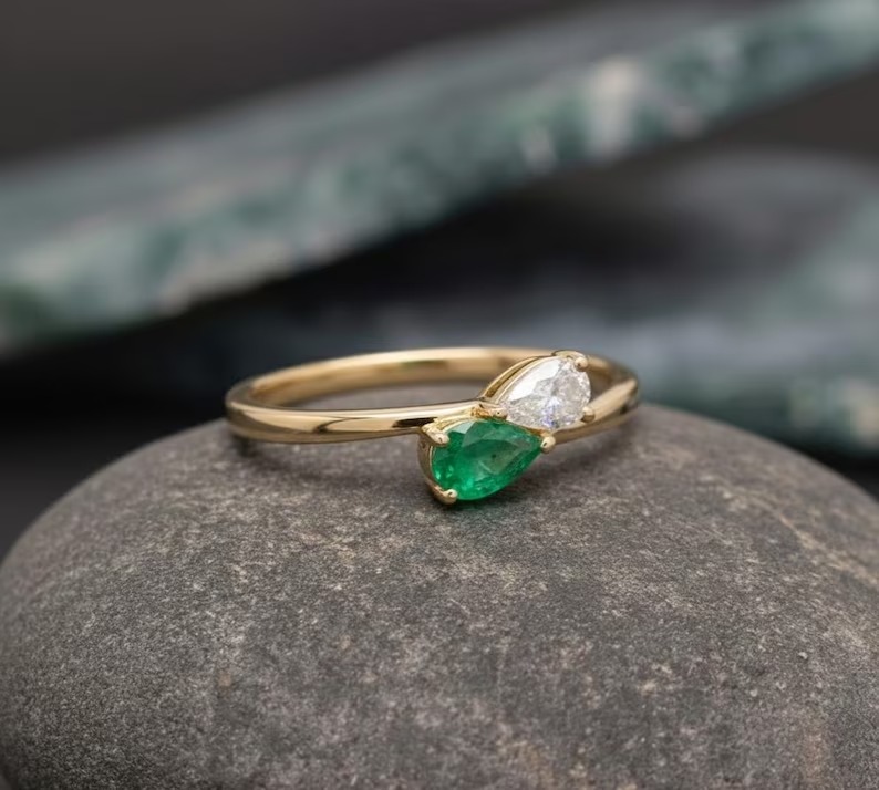 Engraved Birthstone Minimalist Ring | Custom Teardrop Family Gemstone Jewelry | Dainty Personalized Band Ring with Infinity Crystals