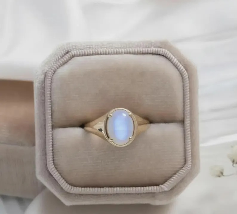 Rainbow Moonstone Ring, Single Gemstone Solitaire Oval Signet Ring, June Birthstone, 14k Gold Signet Ring, Vintage Bezel Prong Signet Ring