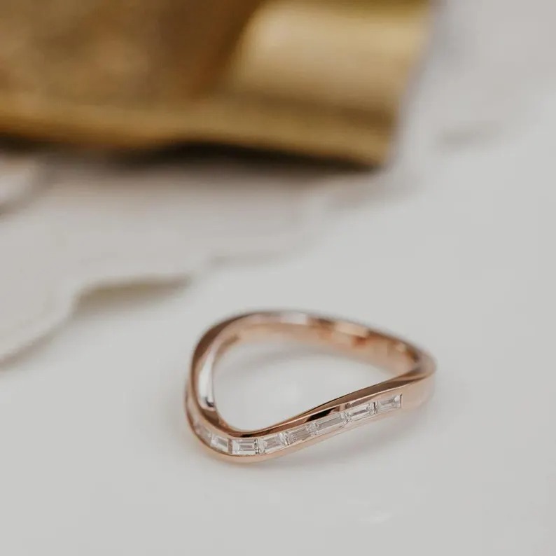 Gold Chevron Baguette Diamond Wedding Band, V Shaped Stacking Ring, Unique Curved Ring, Minimalist Anniversary Band, Dainty Bridal Jewelry