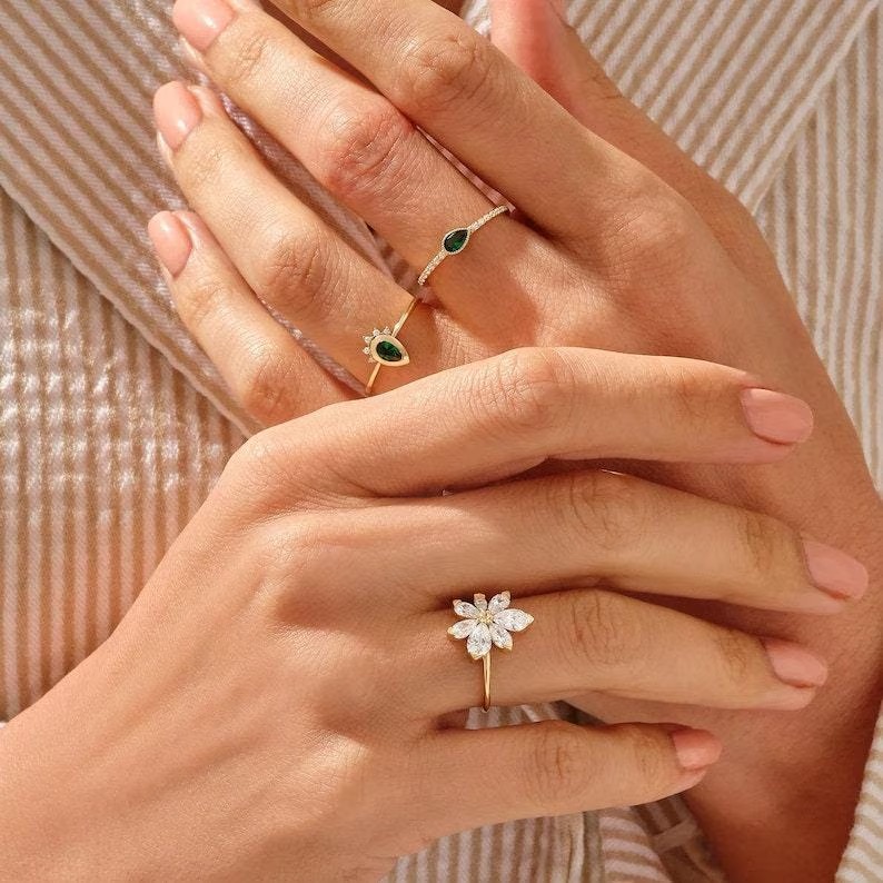 Vintage Flower Moissanite engagement ring 14K/18K Solid Gold Ring Anniversary Ring Promise Ring For Her Flower Ring Promise Anniversary ring