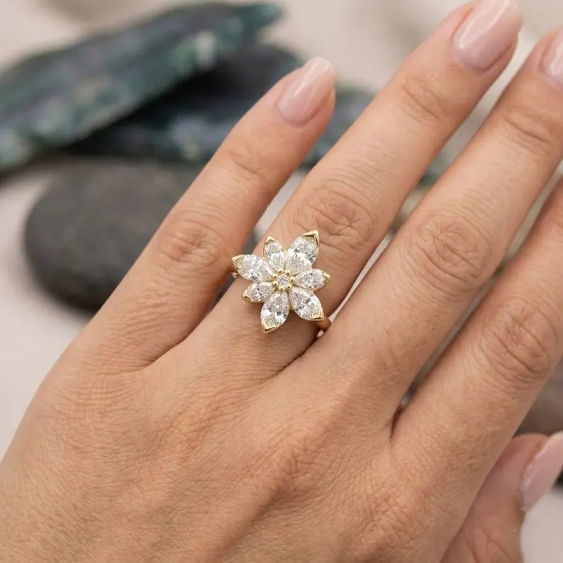 Vintage Flower Moissanite Engagement Ring, 14K/18K Solid Gold Ring, Promise Ring For Her, Flower Ring, Anniversary Ring, Christmas Gift Ring