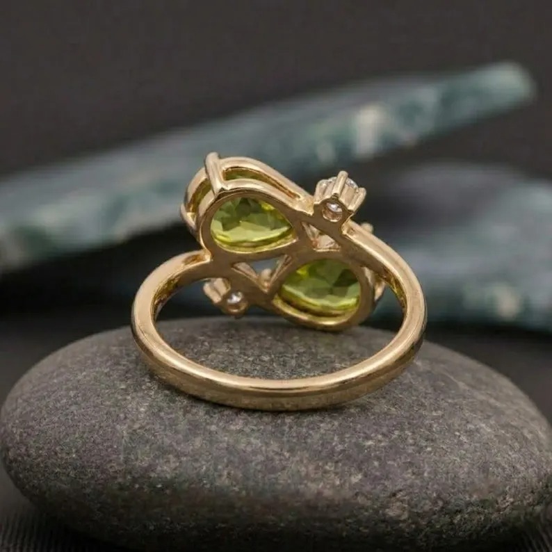14K Gold Peridot Ring, Pear Gemstone, Dainty Minimalist Ring, Toi Et Moi Ring, Green Peridot Handmade Wedding Ring, Gold Bypass Ring Jewelry