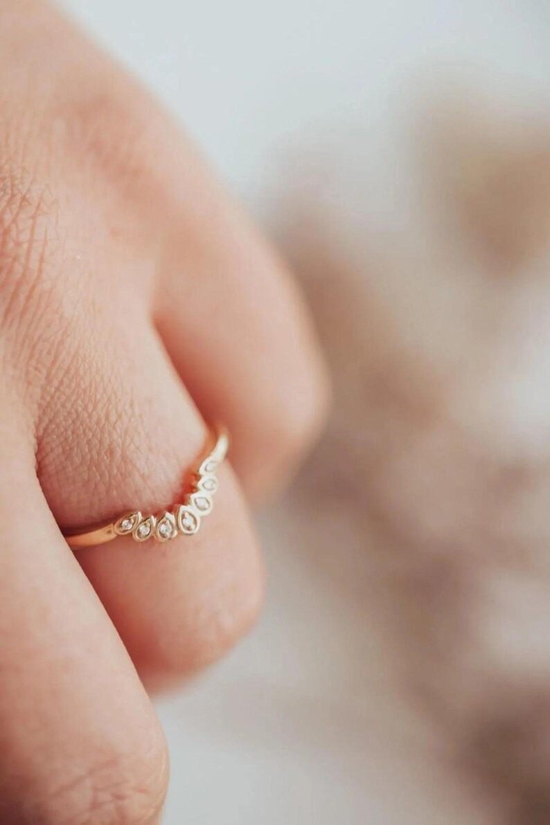 Round Moissanite Curved Band, 14k Solid Gold Cluster Wedding Band, Half Eternity Chevron Unique Band, Anniversary Proposal Gift Ring For Her