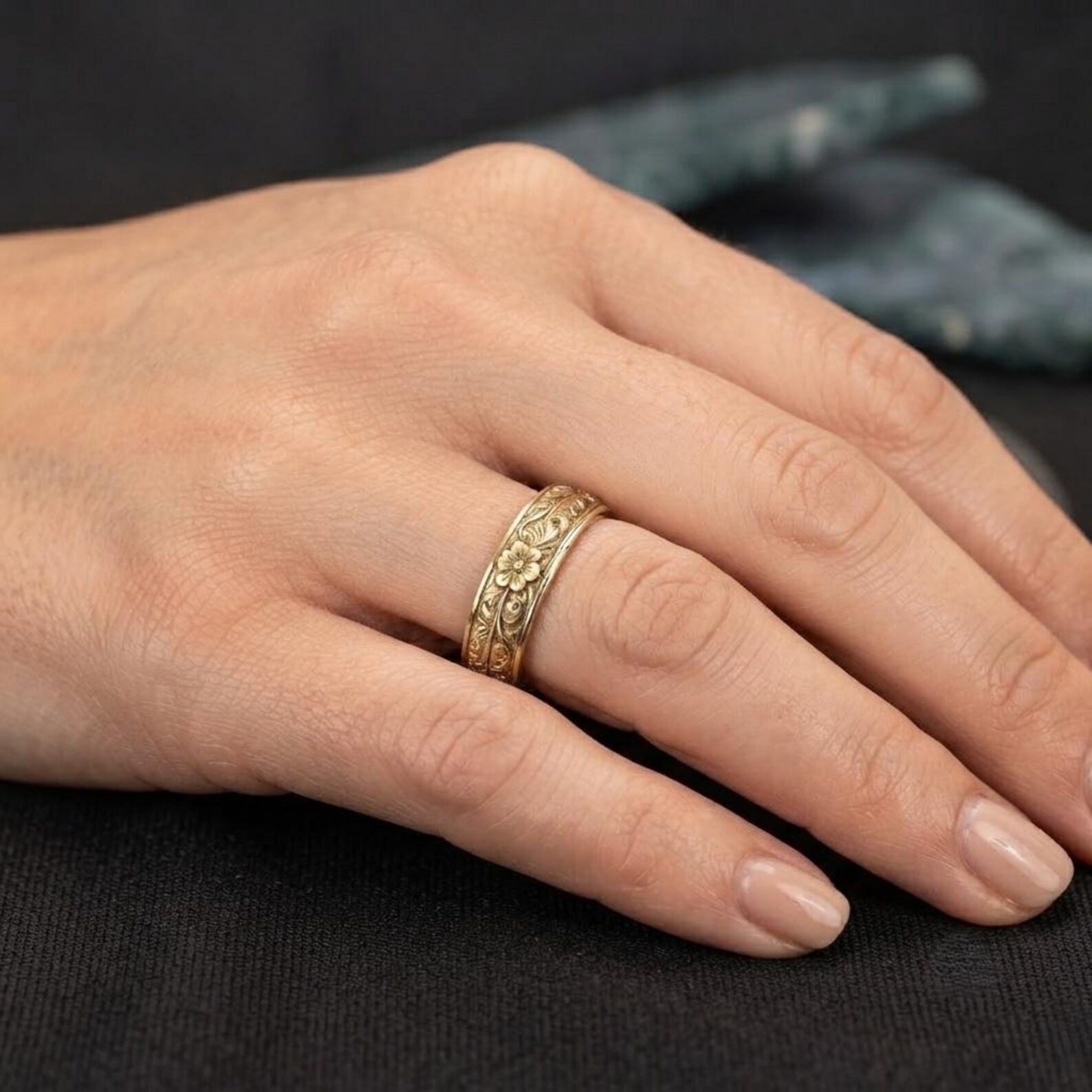 Vintage Floral Engraved Gold Band , Antique Style Wedding Band, Botanical Flower Band, Minimalist Stackable Band, Anniversary Gift For Her