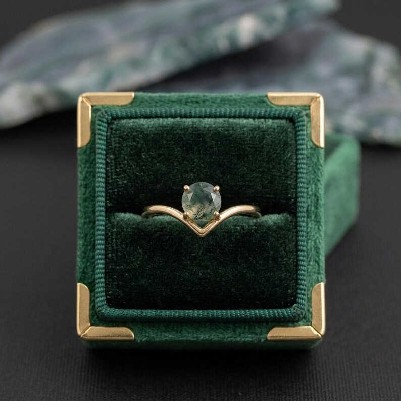 Natural Moss Agate Oval Cut Solitaire Ring, Nature Inspired Engagement Ring For Women, Dainty V Shaped Band, Green Forest Ring, Gift For Her
