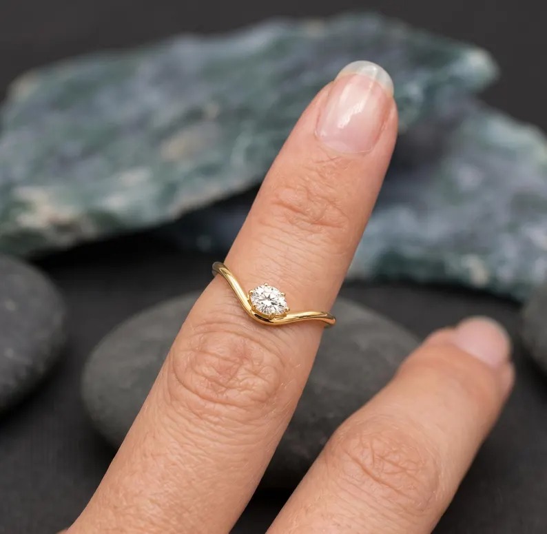 Pear Shape Diamond Wavy Ring, Dainty Stackable Gold Ring, Tear Drop Moissanite Pinky Ring, Minimal Solid Gold Band, 14K 10K Gift for Her