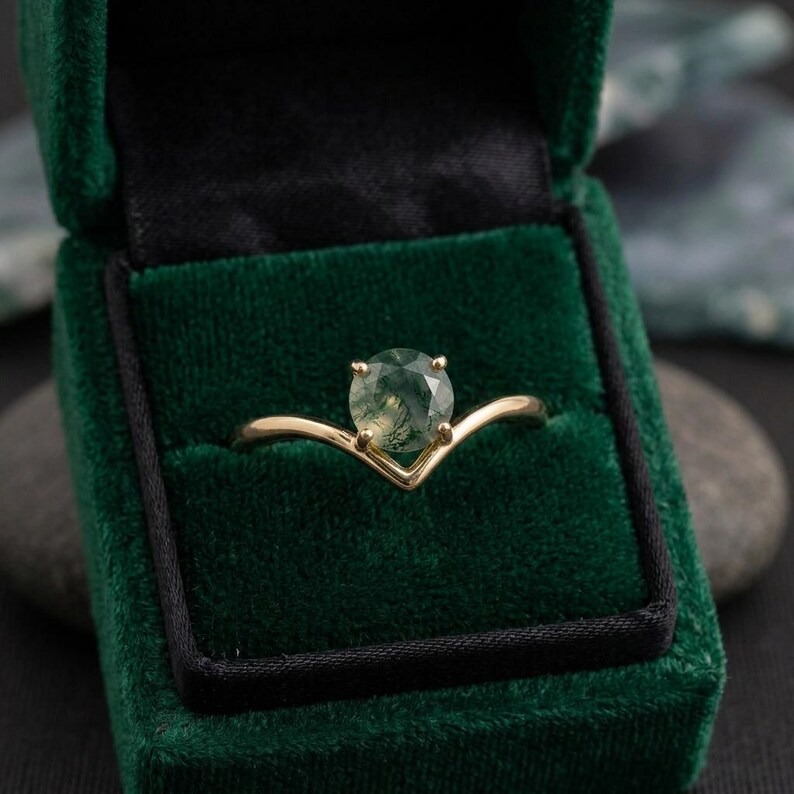 Natural Moss Agate Oval Cut Solitaire Ring, Nature Inspired Engagement Ring For Women, Dainty V Shaped Band, Green Forest Ring, Gift For Her
