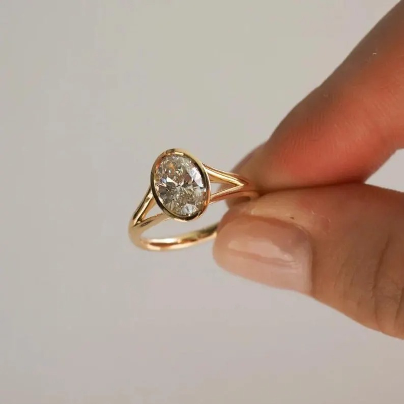2.2 CT Oval cut Moissanite Split Shank Ring, Classic Moissanite Engagement Ring, Solitaire Promise Ring, Solid Gold Moissanite Proposal Ring
