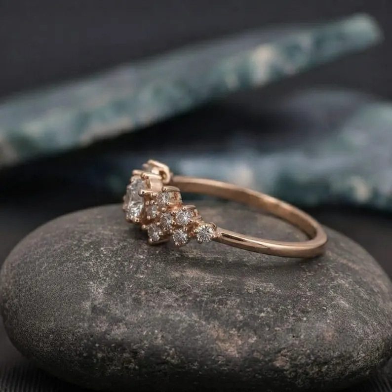 Vintage Gold Floral Diamond Cluster Band, Moissanite Dainty Wedding Ring, Elegant Minimalist Bridal Promise Ring, Christmas Gift for Her