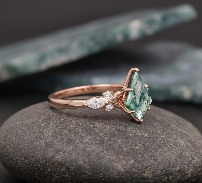 Kite Cut Moss Agate Wedding Ring Vintage Rose Gold Green Agate Engagement Ring Women Marquise Cut Moissanite Twisted Bridal Anniversary Ring