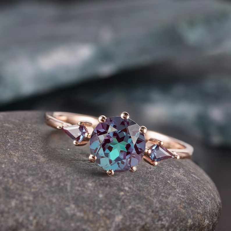 Vintage Alexandrite Ring, , Engagement Ring, unique marriage proposal ring, June Birthstone ring, Anniversary Gift for Her, promise ring