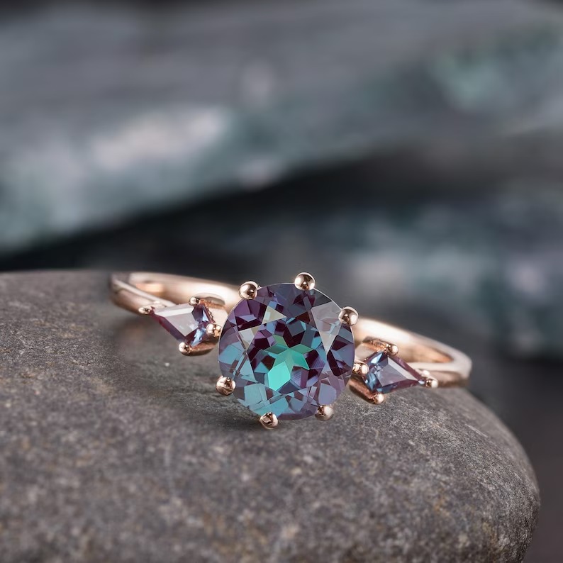 Vintage Alexandrite Ring, , Engagement Ring, unique marriage proposal ring, June Birthstone ring, Anniversary Gift for Her, promise ring