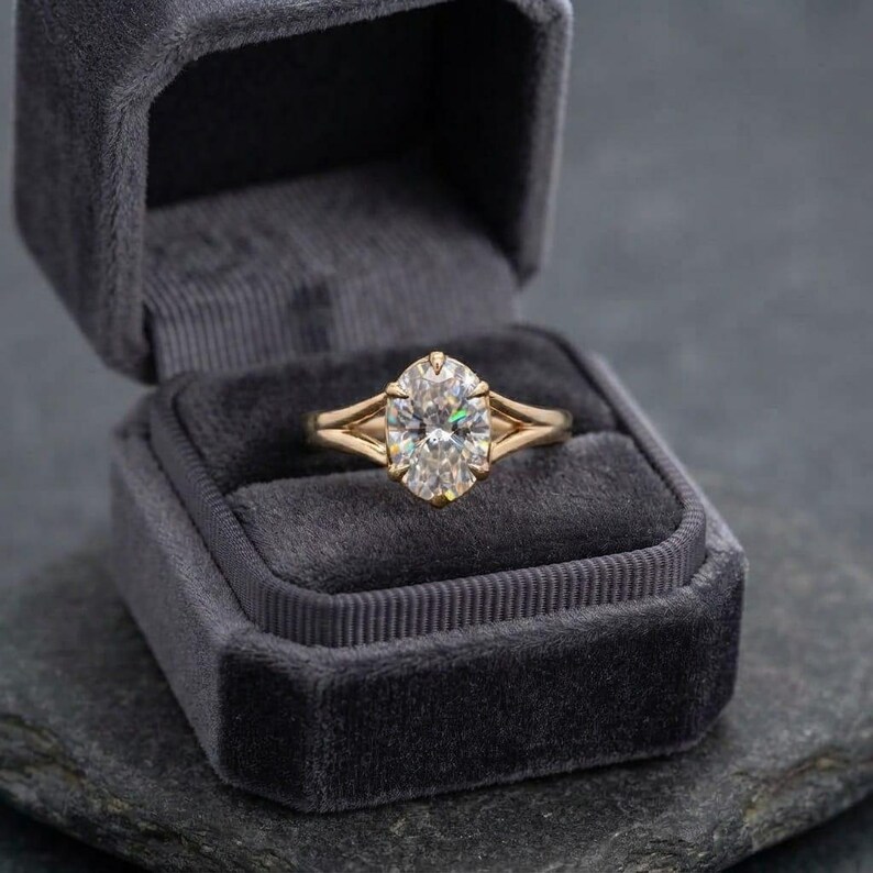 Antique Oval Cut Moissanite Engagement Ring, 14k Gold Shank Solitaire Diamond Ring, Split Shank Wedding Promise Ring, Anniversary Gift Ring