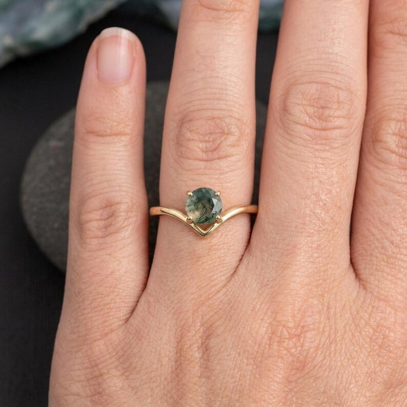 Natural Moss Agate Oval Cut Solitaire Ring, Nature Inspired Engagement Ring For Women, Dainty V Shaped Band, Green Forest Ring, Gift For Her