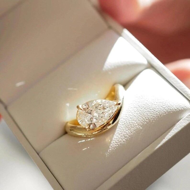 Moissanite Wave Shank Ring, Horizontal Tear Drop Unique Bridal Ring, 18K Yellow Gold Diamond Engagement Ring, Solitaire Promise Wedding Ring
