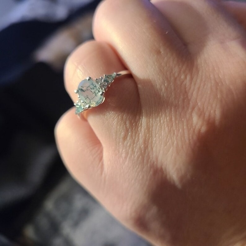 Moss Agate Engagement Ring Oval Vintage Solid Gold Ring Unique Cluster Kite Cut Green Agate Moissanite Wedding Ring Bridal Ring Anniversary