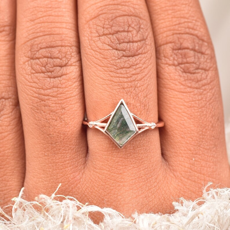 Vintage kite cut green moss agate engagement ring set 14k white gold marquise cut diamond ring for women unique bridal wedding ring set gift