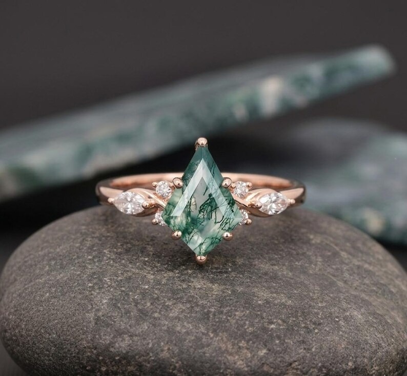 Kite Cut Moss Agate Wedding Ring Vintage Rose Gold Green Agate Engagement Ring Women Marquise Cut Moissanite Twisted Bridal Anniversary Ring