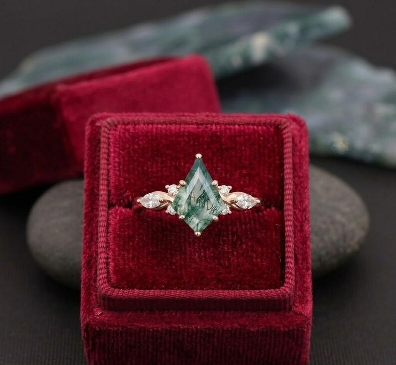 Kite Cut Moss Agate Wedding Ring Vintage Rose Gold Green Agate Engagement Ring Women Marquise Cut Moissanite Twisted Bridal Anniversary Ring