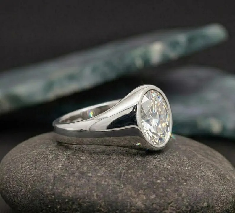 Moissanite Signet Ring, 18K Gold Men's Diamond Ring, Men's Rings, Gold Oval Signet Ring For Men, Oval Cut Men's Moissanite Bezel Set Ring