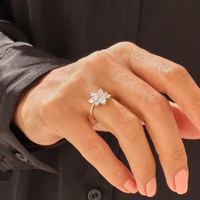 Vintage Flower Moissanite engagement ring 14K/18K Solid Gold Ring Anniversary Ring Promise Ring For Her Flower Ring Promise Anniversary ring