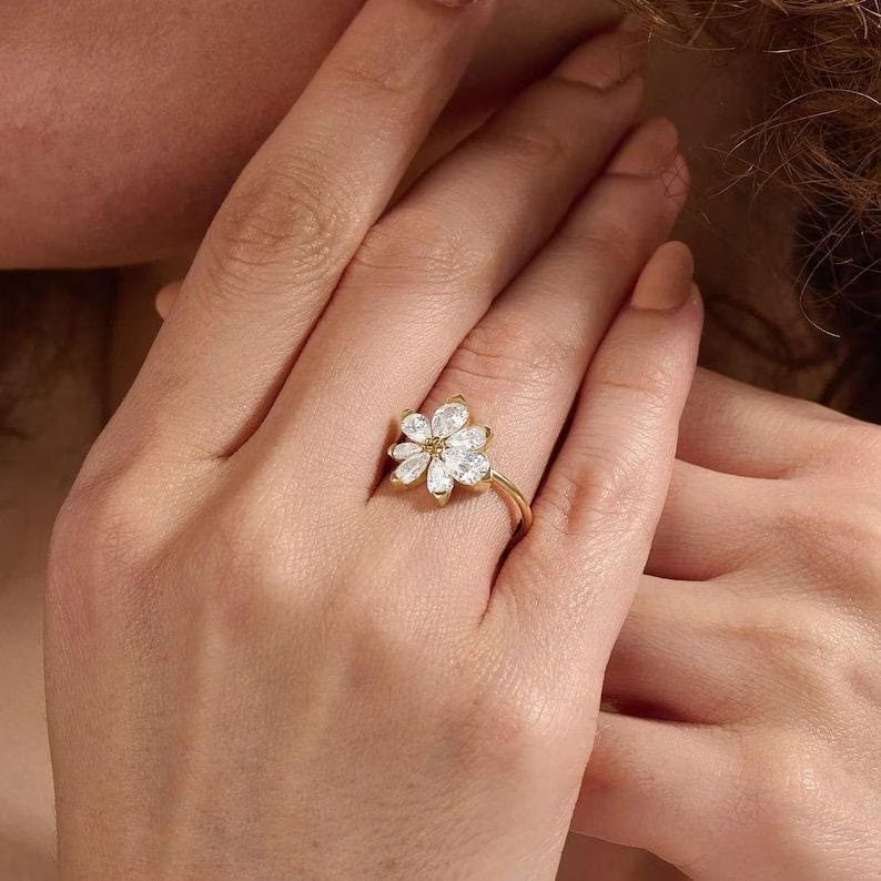 Vintage Flower Moissanite engagement ring 14K/18K Solid Gold Ring Anniversary Ring Promise Ring For Her Flower Ring Promise Anniversary ring