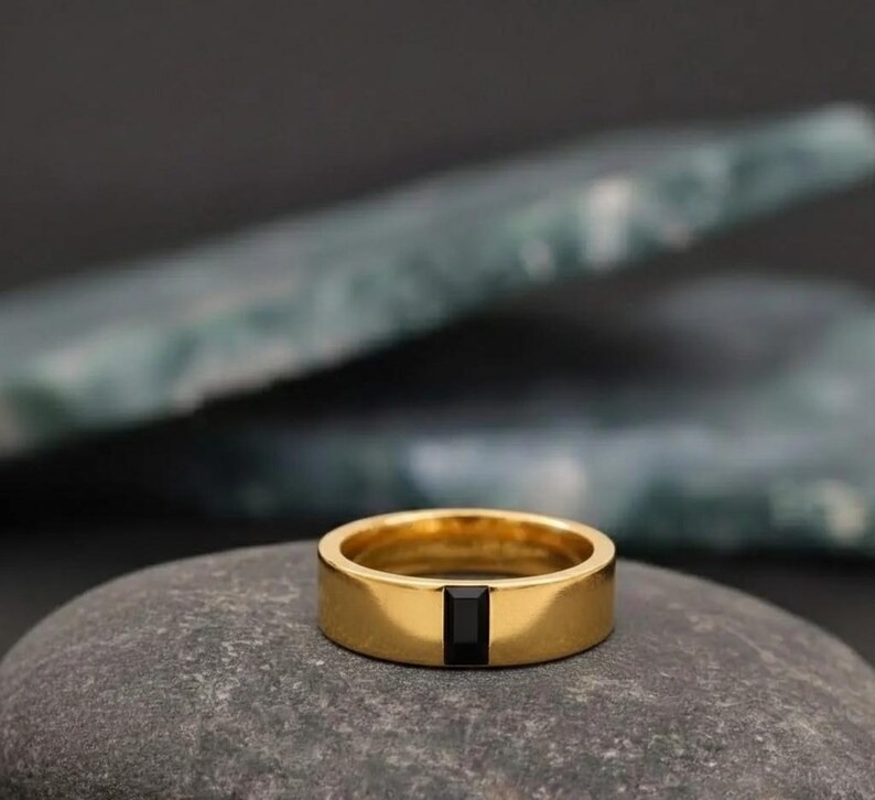 Black Onyx Wedding Band, Baguette Cut Onyx Band, Black Gold Ring Men's Smooth Hammered Stacking Matching Band Vintage Ring, Valentine Gift