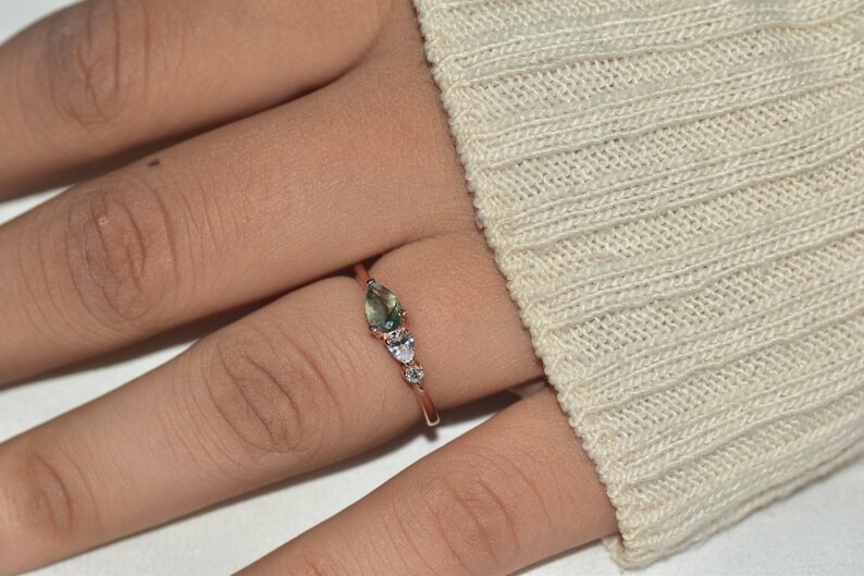 Vintage Moss Agate Ring Engagement Ring, Pear Cut Gems, Art Deco Moissanite Wedding Band,3 Stone Unique Women Bridal Promise Ring, Rose gold
