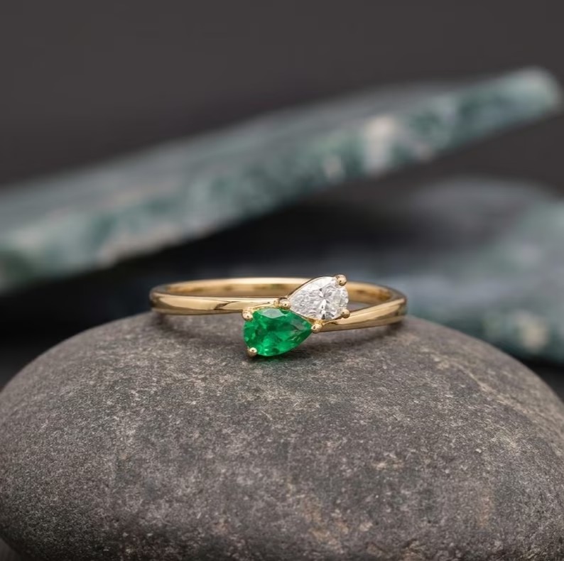 Engraved Birthstone Minimalist Ring | Custom Teardrop Family Gemstone Jewelry | Dainty Personalized Band Ring with Infinity Crystals