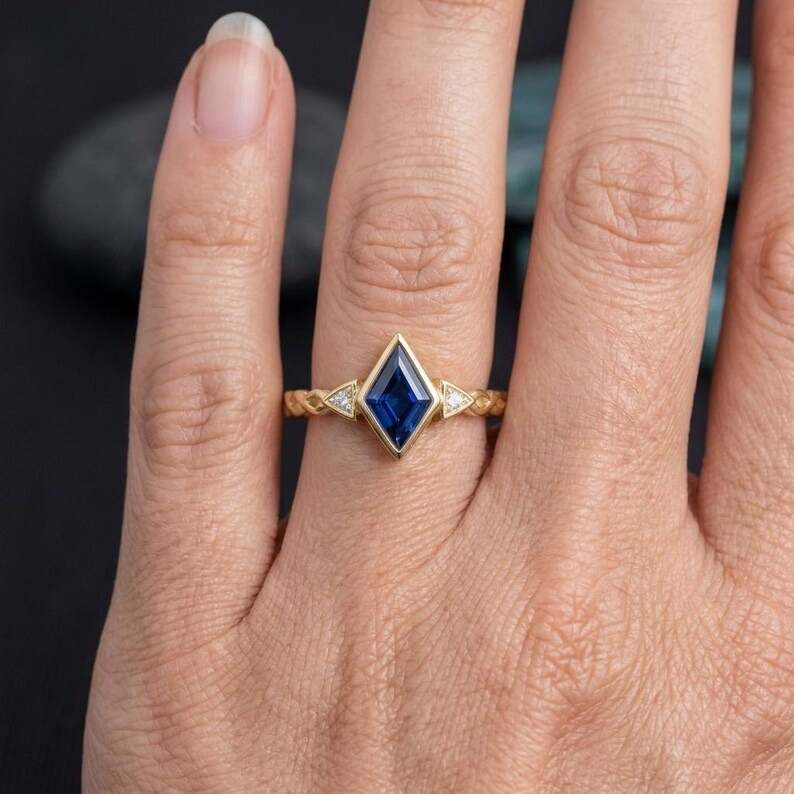 Unique Kite Cut Sapphire Ring, 14K Solid Rose Gold Engagement Ring, Vintage Side Accent Cluster Ring, Dainty Statement Jewelry Gift for Her