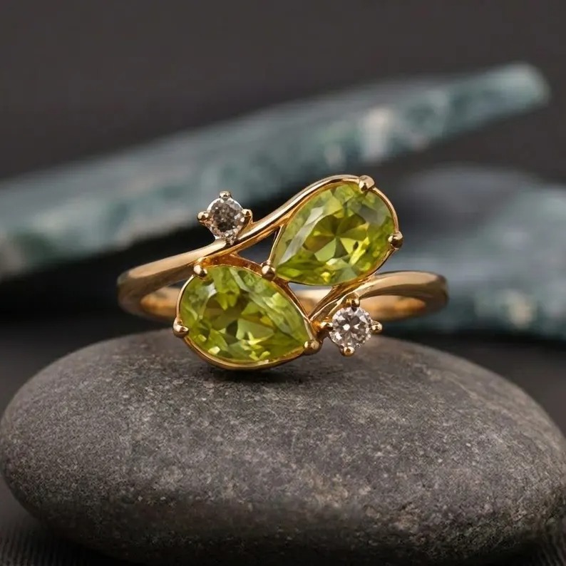 14K Gold Peridot Ring, Pear Gemstone, Dainty Minimalist Ring, Toi Et Moi Ring, Green Peridot Handmade Wedding Ring, Gold Bypass Ring Jewelry