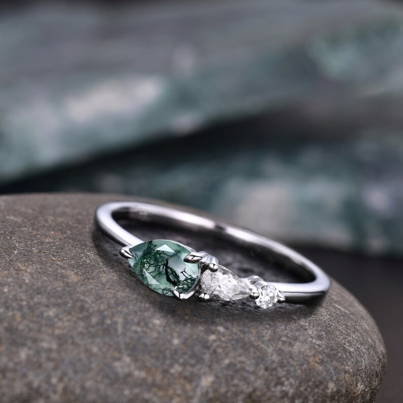 Vintage Moss Agate Ring Engagement Ring, Pear Cut Gems, Art Deco Moissanite Wedding Band,3 Stone Unique Women Bridal Promise Ring, Rose gold