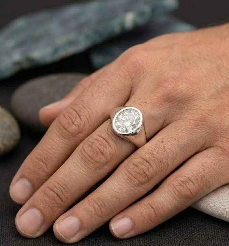 Moissanite Signet Ring, 18K Gold Men's Diamond Ring, Men's Rings, Gold Oval Signet Ring For Men, Oval Cut Men's Moissanite Bezel Set Ring