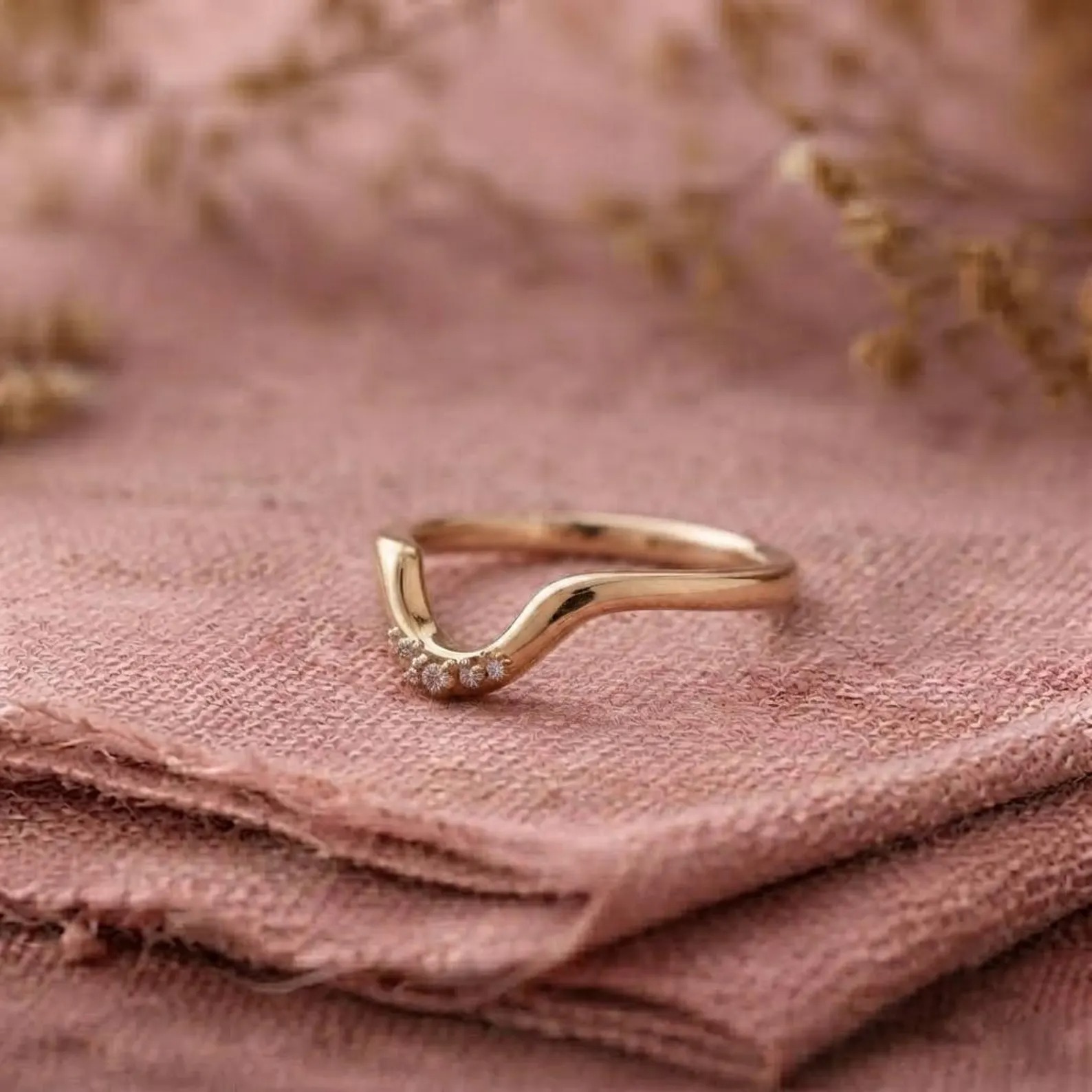Curved Gold Wedding Band, V Shape Moissanite Stacking Band, Chevron Wedding Diamond Band, Dainty Gold Band, Minimalist Bridal Cluster Ring