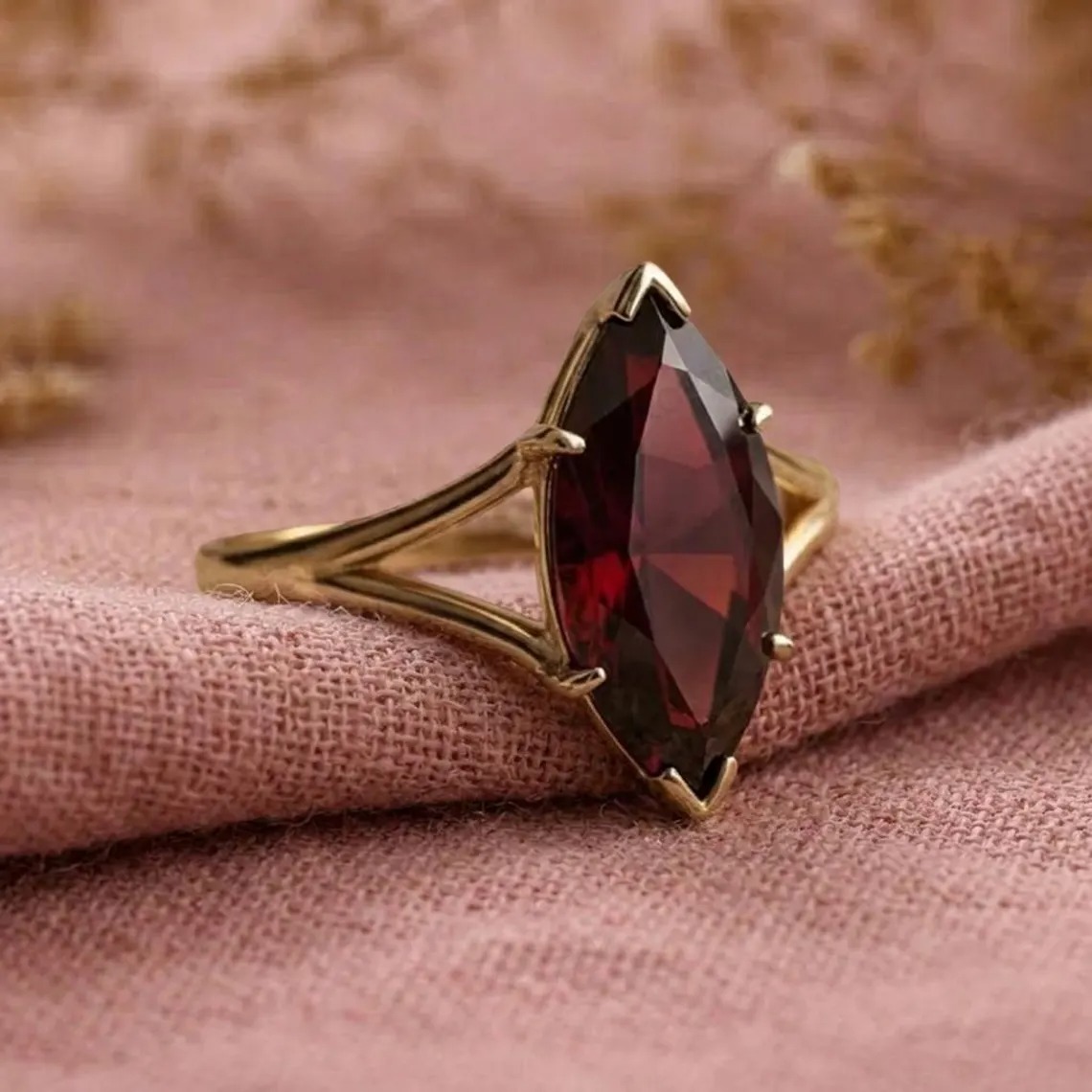 Marquise Cut Garnet Ring, 14K Yellow Gold Split Shank Solitaire Jewellry, Art Deco Red Garnet Engagement Ring, Vintage Style Gift For Women