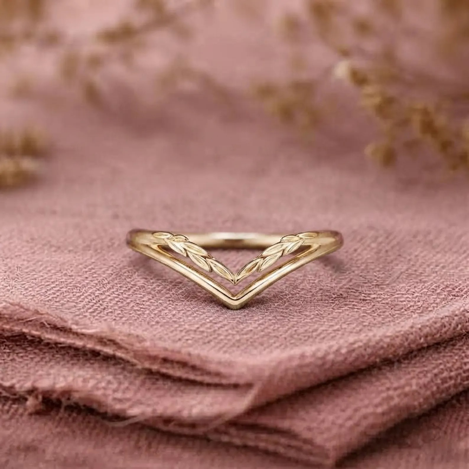 14k Gold Curved Wedding Band, Engraved Double Band, Leaf Vine Contour Band, Minimalist Gold Stacking Band, Unique Band, Anniversary Gift
