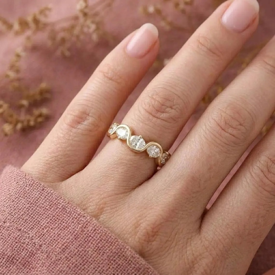 Alternating Oval Moissanite Wedding Band, Solid Gold Eternity Band, Dainty Stackable Ring, Bridal Anniversary Band, Wave Diamond Band