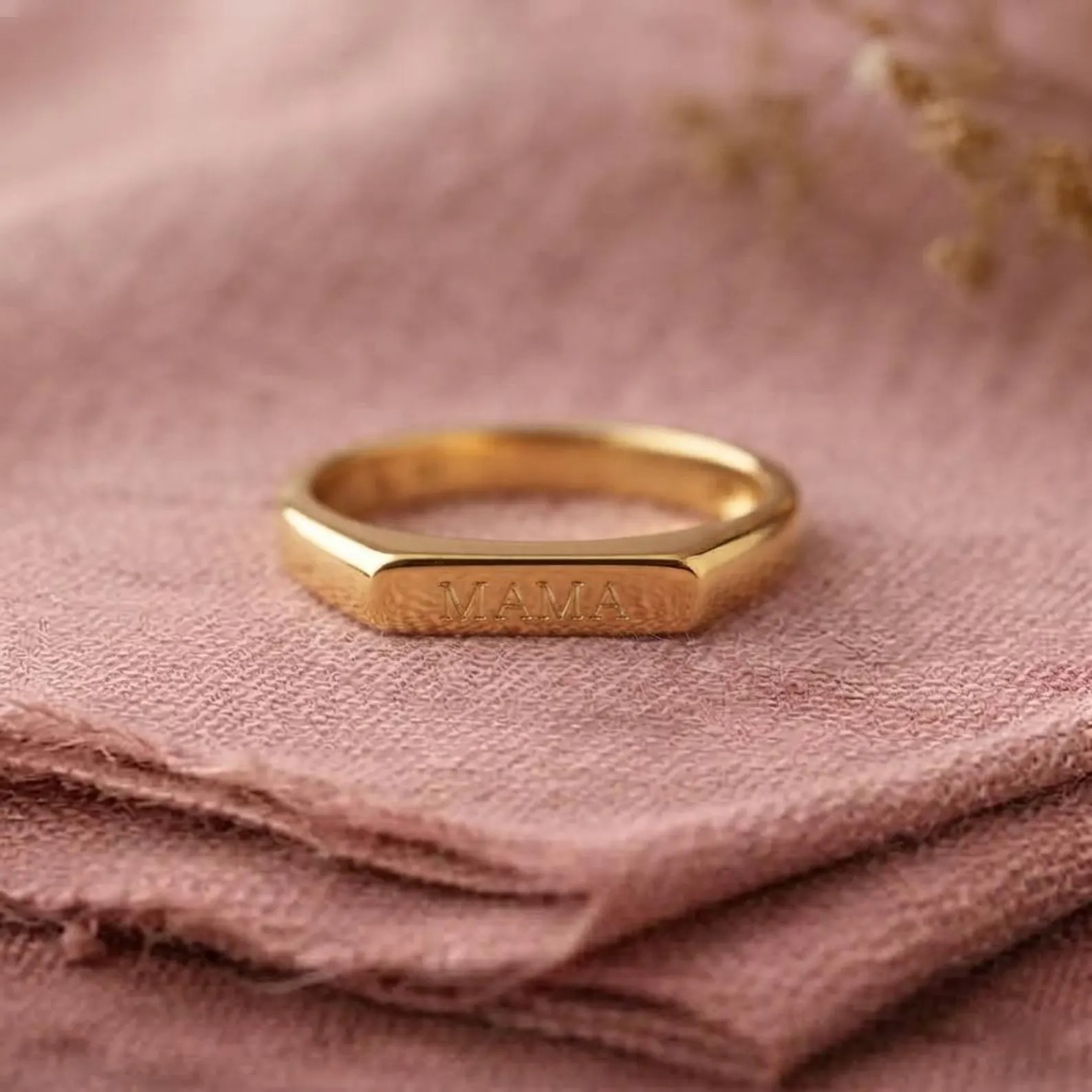 14k & 18k Solid Gold Engraved Signet Ring, Custom Signet Name Ring, Dainty Initial Ring, Stackable Name Ring, Bar Signet Ring, Gift For Mom