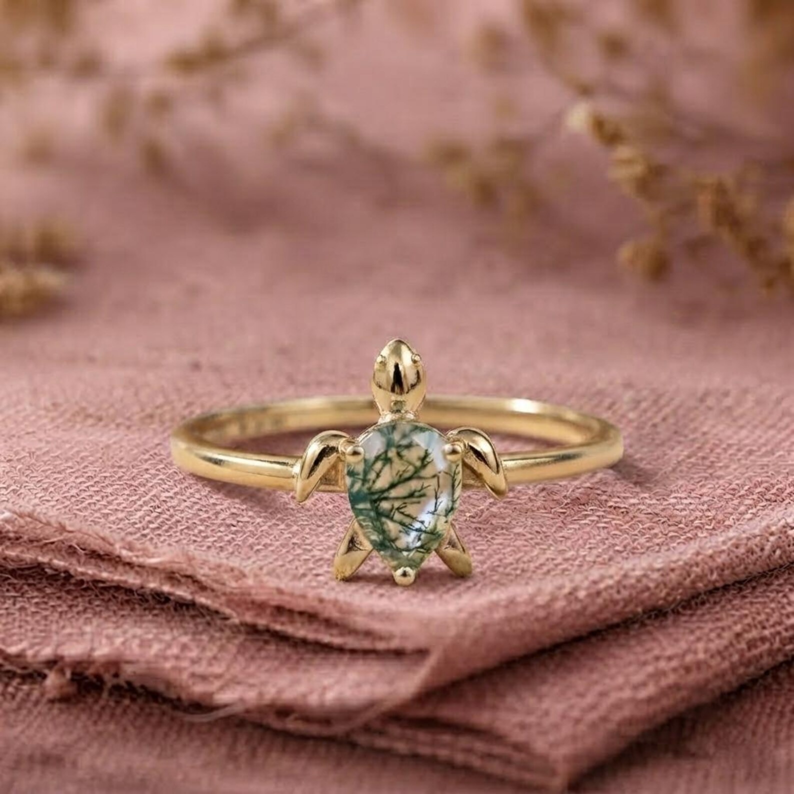 Green Moss Agate Turtle Ring, Gold Sea Lover Turtle Ring, Pear Green Gemstone Ring, Nature Lover Gift, Ocean Animal Jewelry, Gift For Women