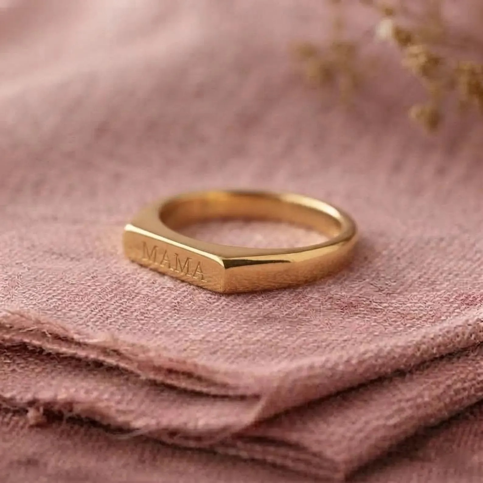 14k & 18k Solid Gold Engraved Signet Ring, Custom Signet Name Ring, Dainty Initial Ring, Stackable Name Ring, Bar Signet Ring, Gift For Mom