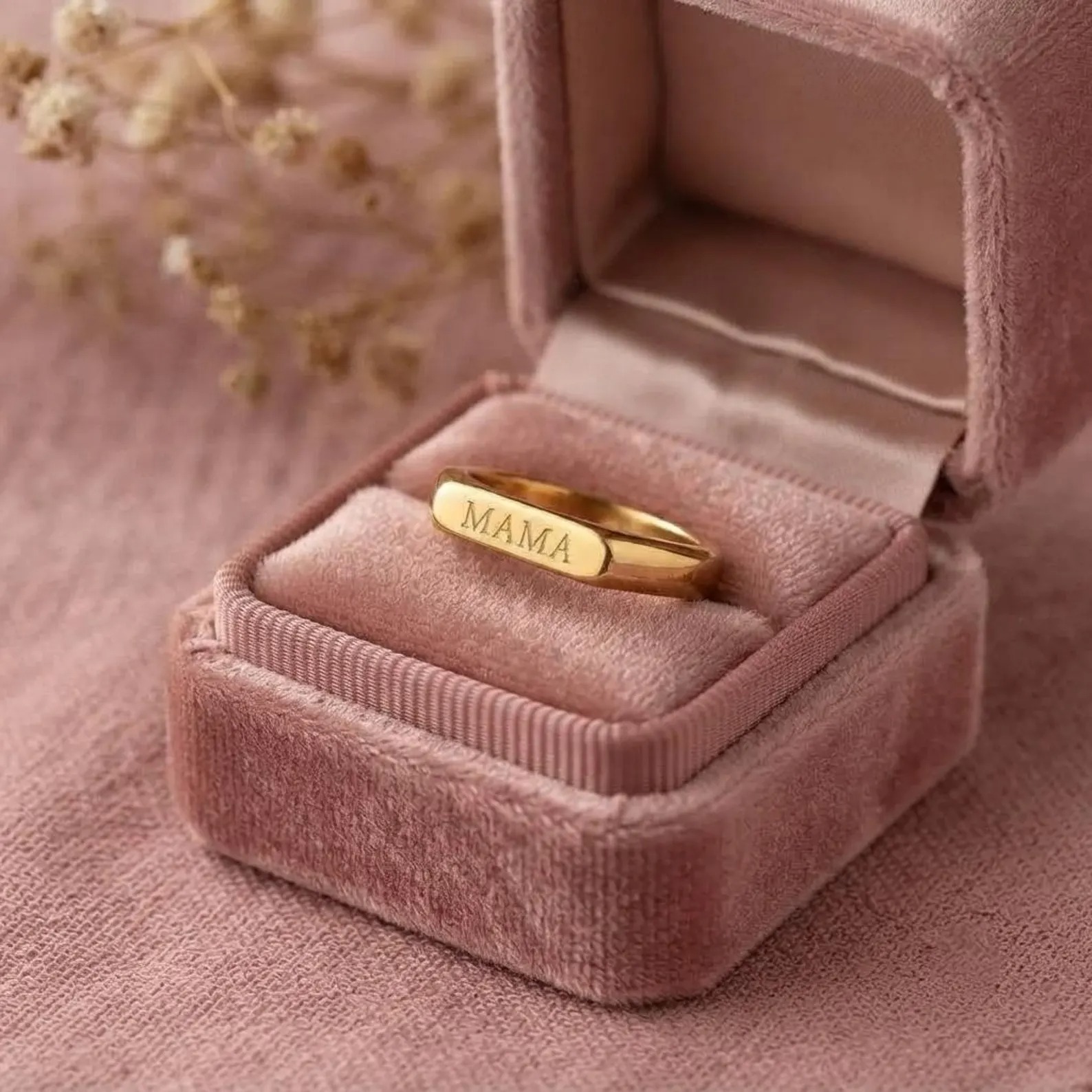 14k & 18k Solid Gold Engraved Signet Ring, Custom Signet Name Ring, Dainty Initial Ring, Stackable Name Ring, Bar Signet Ring, Gift For Mom