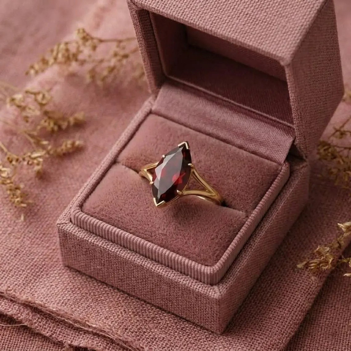 Marquise Cut Garnet Ring, 14K Yellow Gold Split Shank Solitaire Jewellry, Art Deco Red Garnet Engagement Ring, Vintage Style Gift For Women