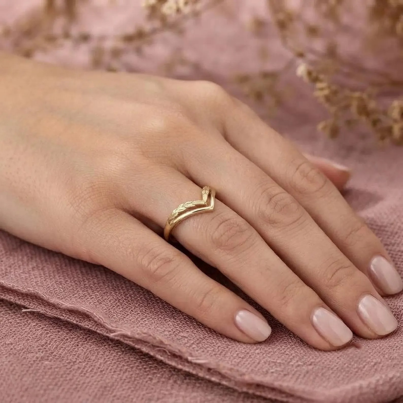 14k Gold Curved Wedding Band, Engraved Double Band, Leaf Vine Contour Band, Minimalist Gold Stacking Band, Unique Band, Anniversary Gift