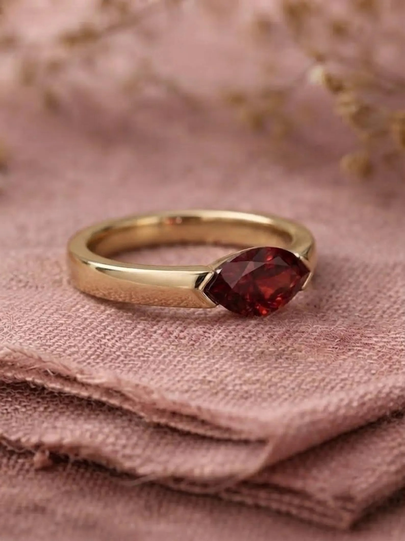 Marquise Garnet Ring, Gold Solitaire Ring, January Birthstone Ring, Minimalist Engagement Ring, Dainty Gold Ring, Gemstone Ring Gift for Her