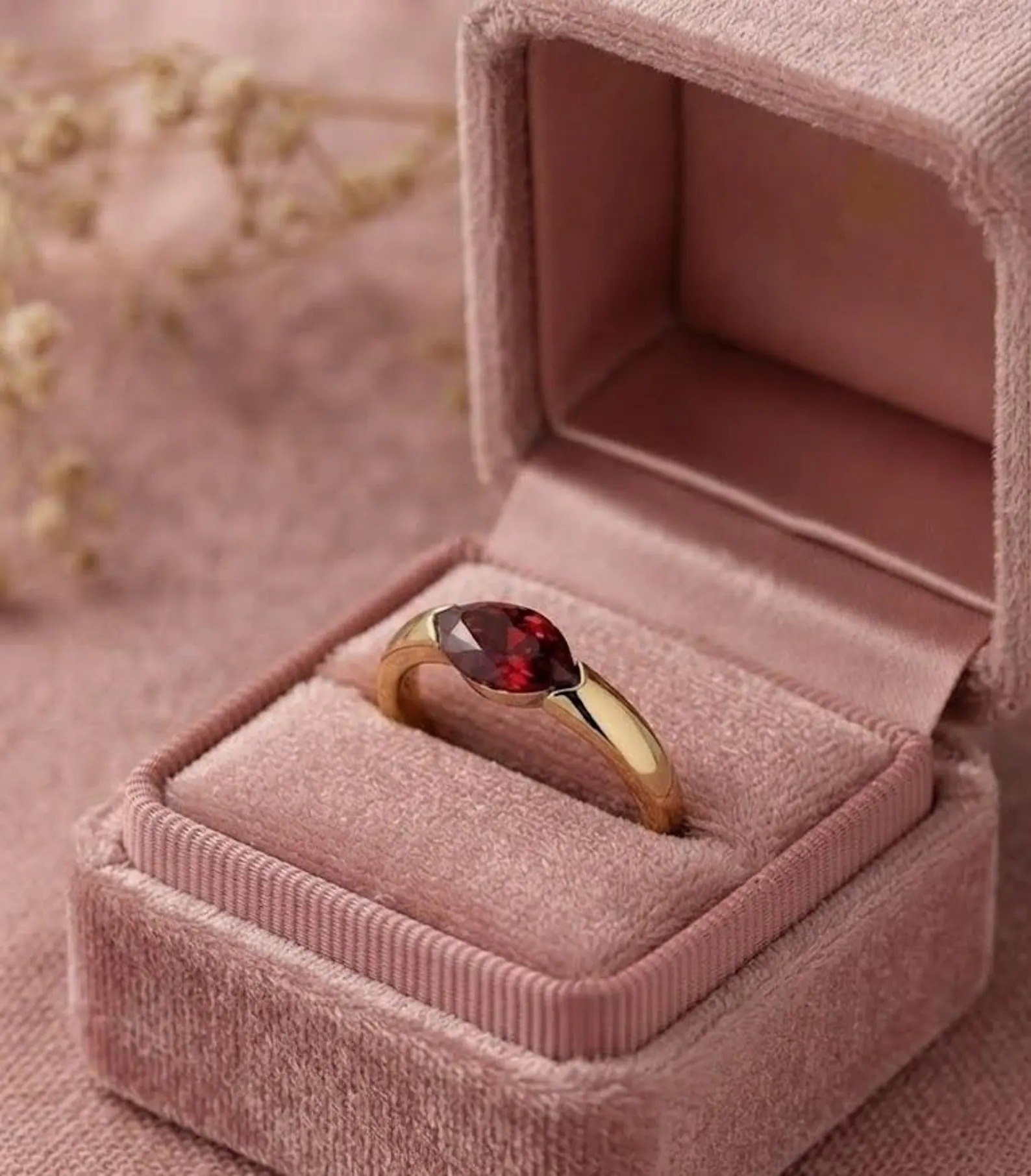 Marquise Garnet Ring, Gold Solitaire Ring, January Birthstone Ring, Minimalist Engagement Ring, Dainty Gold Ring, Gemstone Ring Gift for Her