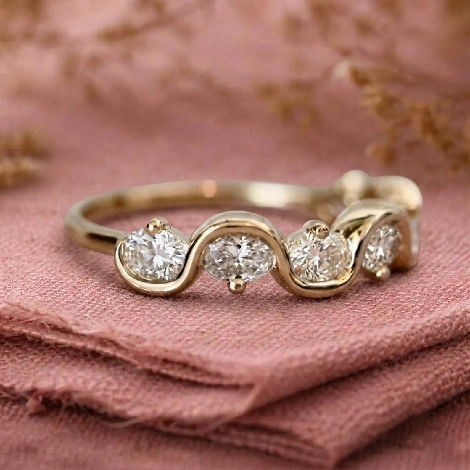 Alternating Oval Moissanite Wedding Band, Solid Gold Eternity Band, Dainty Stackable Ring, Bridal Anniversary Band, Wave Diamond Band