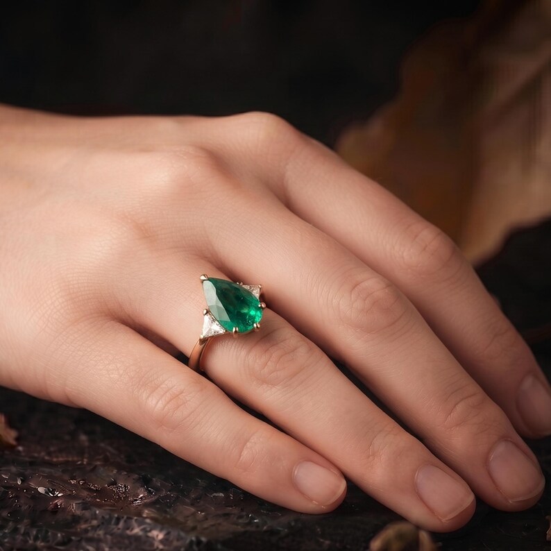 Vintage Pear Cut Emerald Moissanite Engagement Ring, May Birthstone Promise Moissanite Wedding Jewelry, Anniversary Birthday Gifts For Women